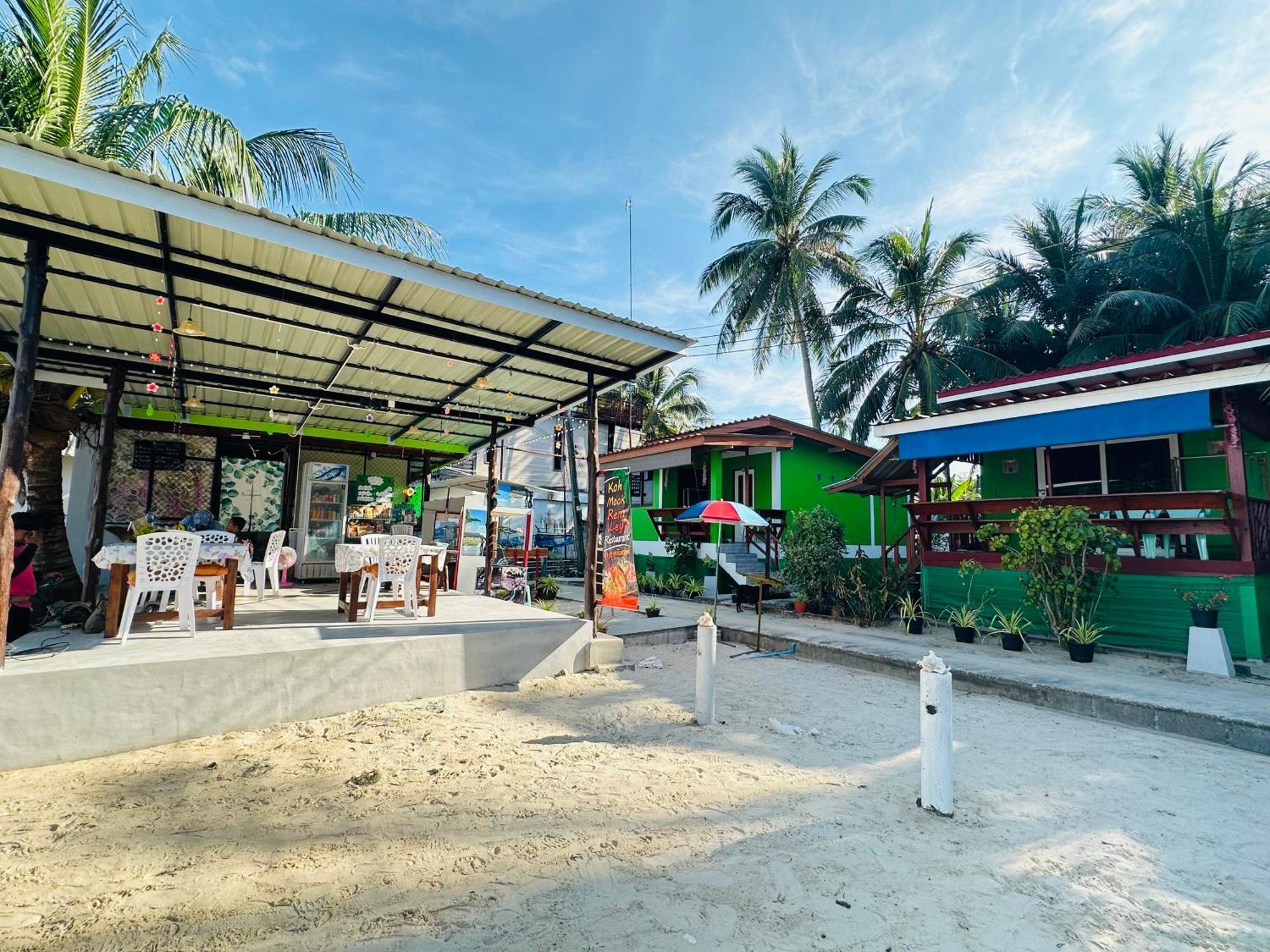 Koh Mook Rem Ley Hotel Trang Exterior photo